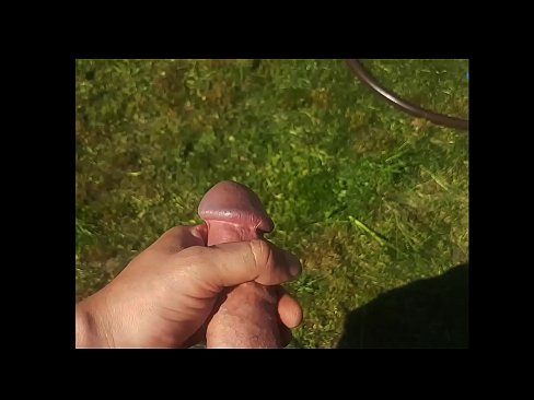 ❤️ Žhavá kočička si nechá ošukat růžovou kundičku a udělá se squirtem v letní zahradě. ️ Krásné porno u cs.xxxomg.ru ❌